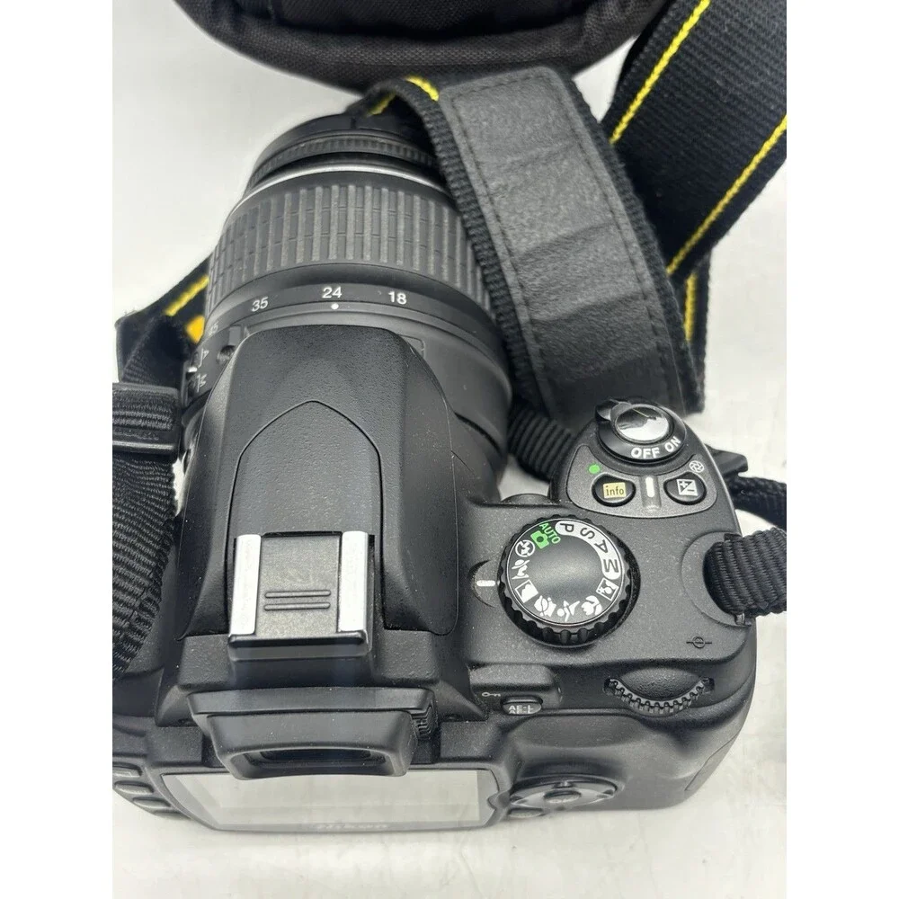 NIKON D40 DSLR CAMERA Kit DIGITAL Handheld Camera + DX  AF-S 18-55mm LENS Bag